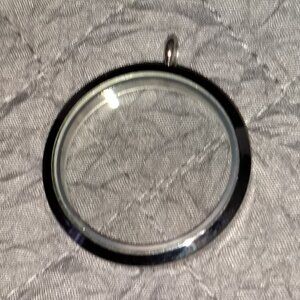 Lot Of 8 New Stainless Steel Round Locket Pendant Keychain 4mm x 32MM Inside